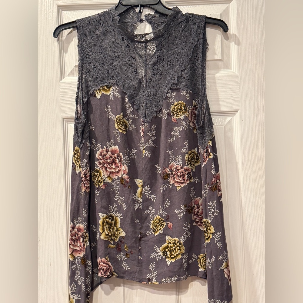 Floral Lace Trim Sleeveless Top